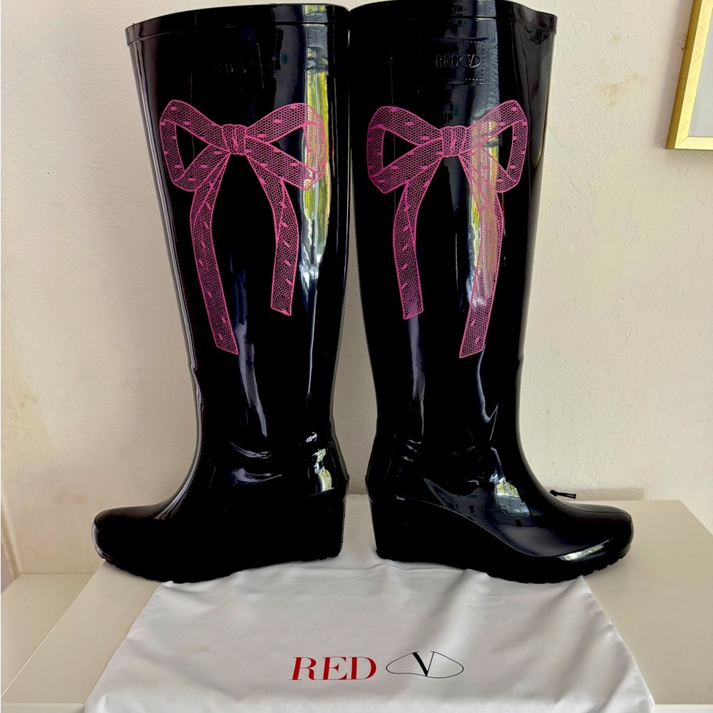 NWOT RED VALENTINO WOMEN EU SIZE 37 BLACK LEATHER BOOTS